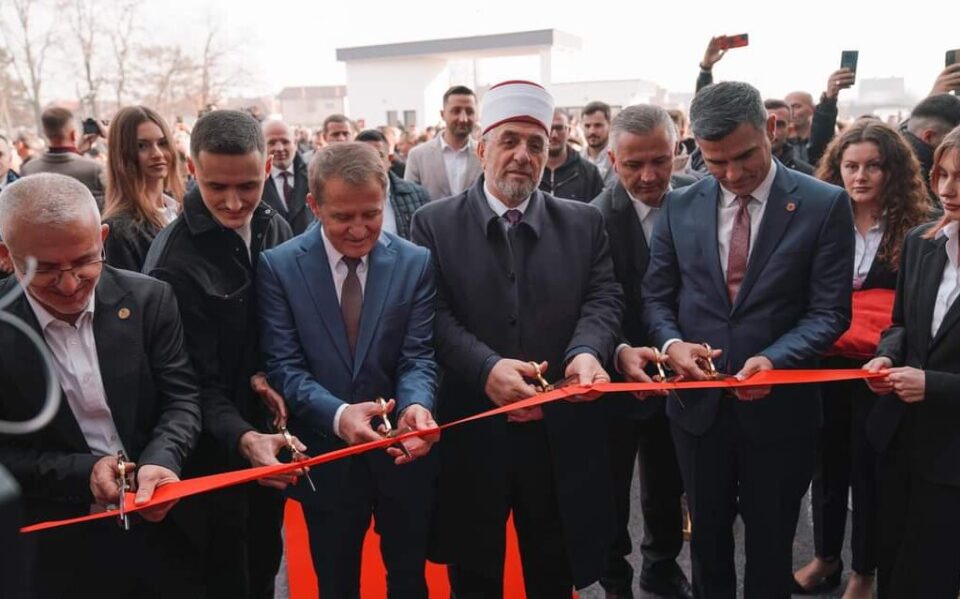 myftiu-ternava-mori-pjese-ne-inaugurimin-e-projektit-per-qendrimin-ditor-te-te-moshuarve-ne-vushtrri