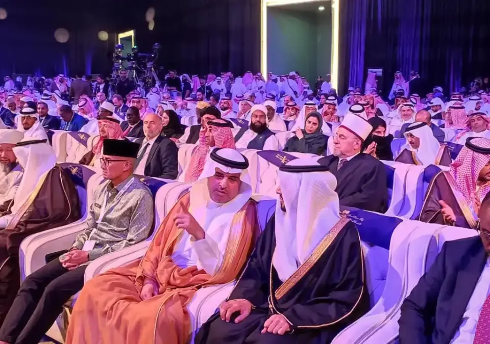 filloi-punimet-konferenca-dhe-panairi-per-sherbimet-e-haxhit-dhe-umres
