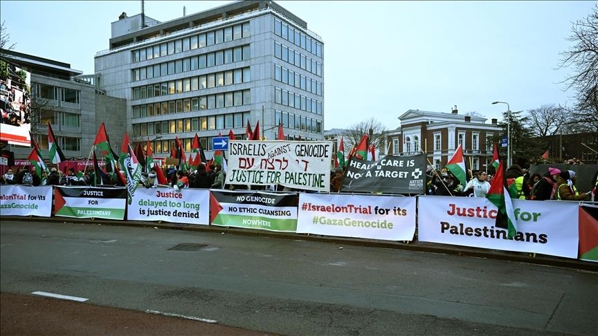 hage,-protestuesit-thirrje-qe-t’i-jepet-fund-“gjenocidit-te-izraelit-ne-gaza”