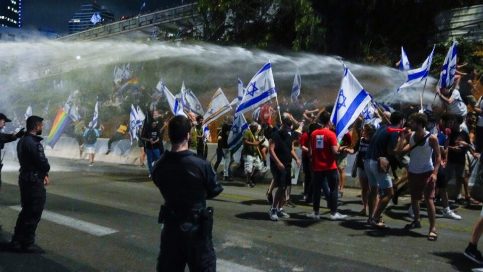 policia-izraelite-shperndan-protestuesit-ne-tel-aviv-kunder-luftes-ne-gaza