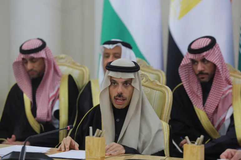 e-drejta-nderkombetare-humanitare-duhet-te-zbatohet-per-te-gjithe,-thote-ministri-i-jashtem-saudit