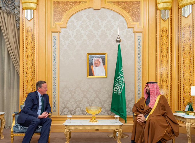 ministri-i-jashtem-i-mbreterise-se-bashkuar-takohet-me-princin-e-kurores-saudit