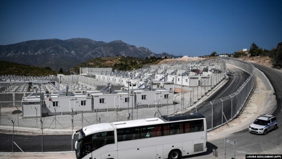 azilkerkuesit-qe-arrijne-ne-greqi-perballen-me-nje-realitet-te-zymte