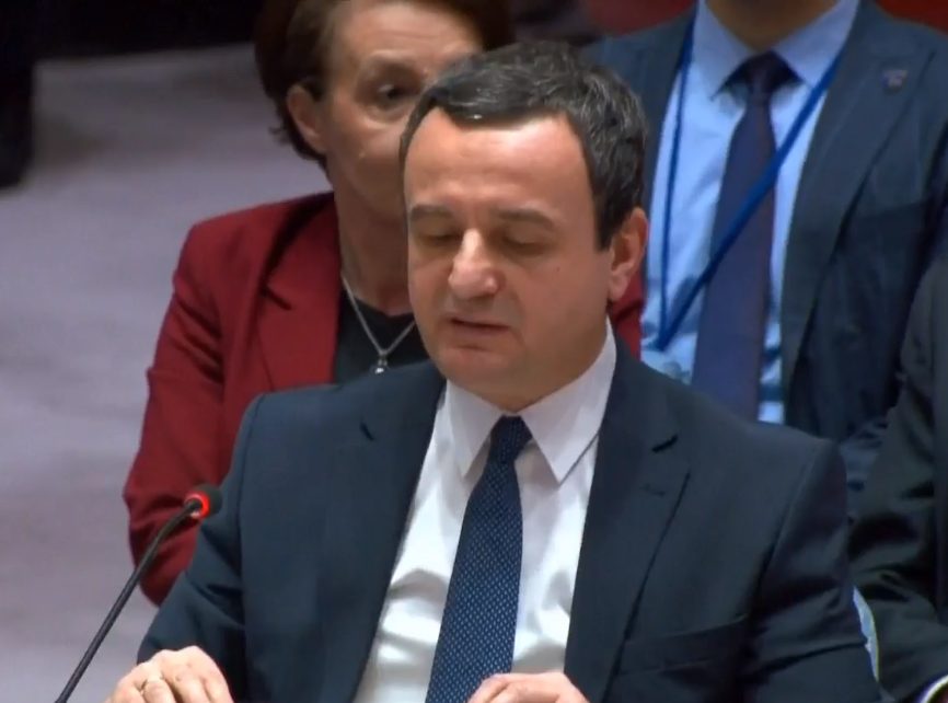 kurti-ne-okb:-qytetaret-ne-veri-te-kosoves-kercenohen-cdo-dite-nga-grupet-e-armatosura