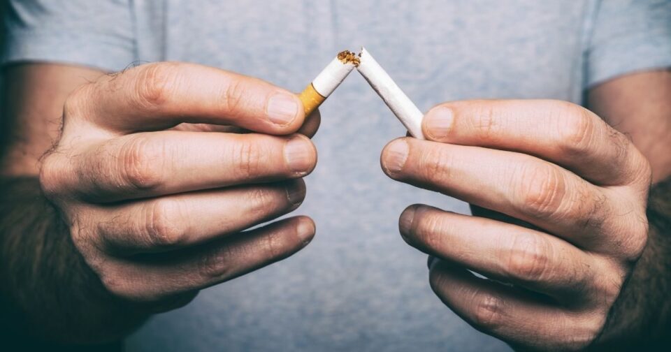 studimi:-lenia-e-duhanit-ul-ne-menyre-drastike-rrezikun-e-kancerit-ne-cdo-moshe