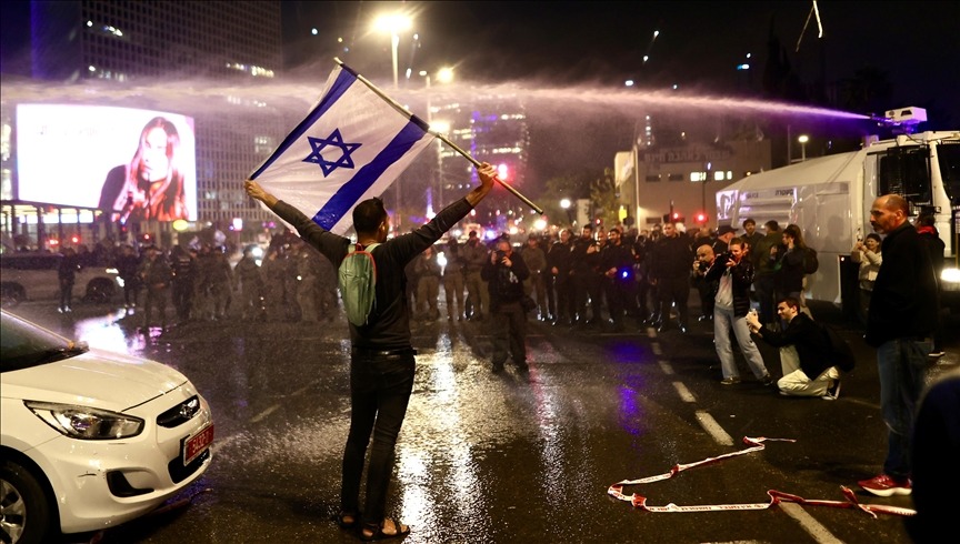 trazira-ne-protesten-kunder-netanyahu-t-ne-tel-aviv,-nderhyn-policia-dhe-arreston-dhjetera-izraelite