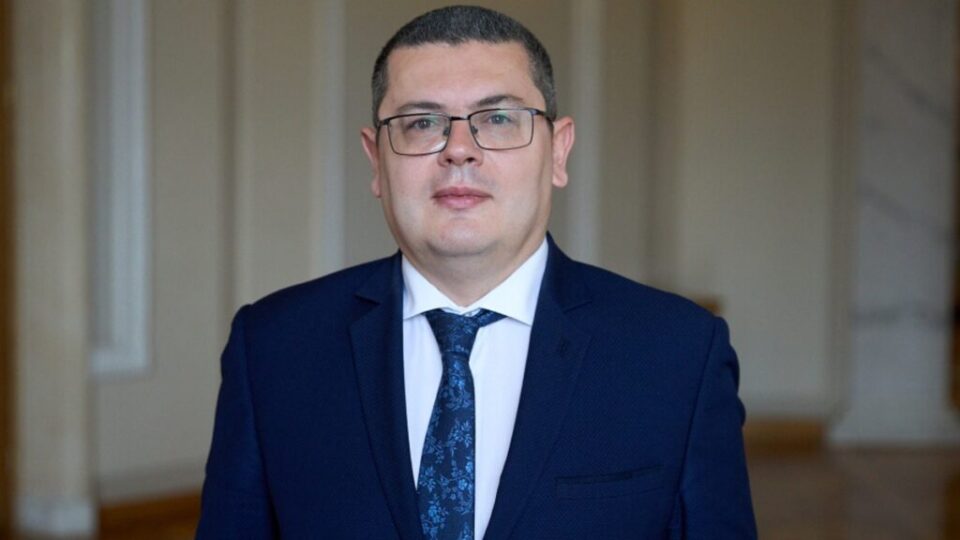 deputeti-ukrainas:-zelensky-ne-tirane-per-te-krijuar-paqe-ne-rajon,-ngrit-shqetesimet-per-tensione-midis-kosoves-dhe-serbise