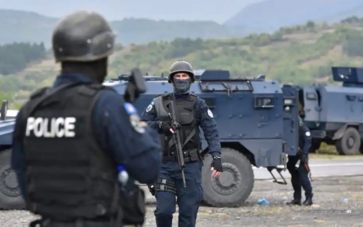 rusia-leshon-urdherarrest-per-tre-pjesetare-te-policise-se-kosoves