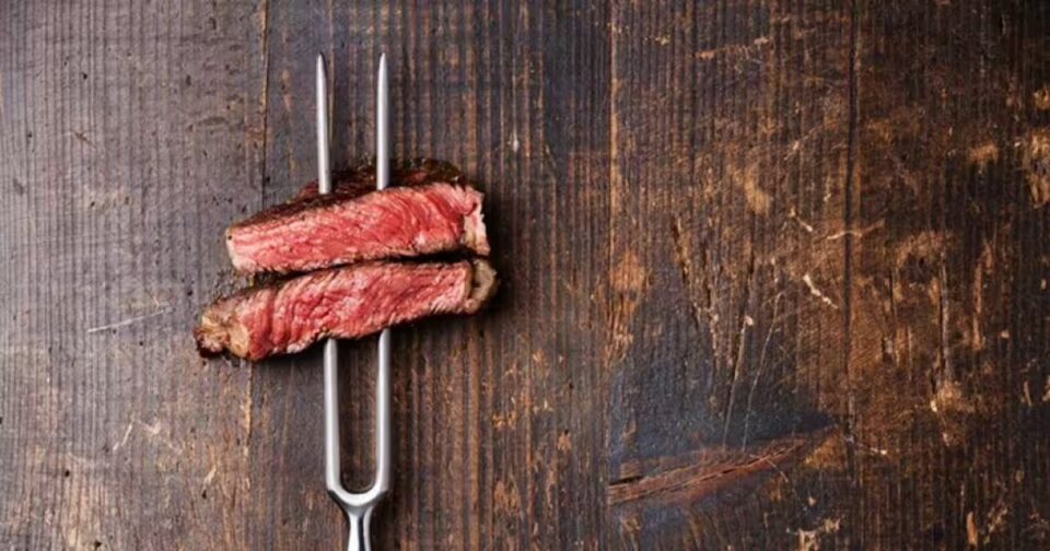 a-e-dini-se-cfare-eshte-lengu-i-kuq-qe-prodhon-bifteku,-pergjigjja-do-te-befasoje-te-gjithe