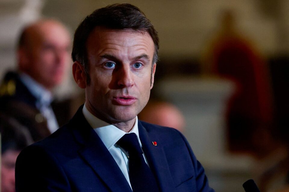 “nese-situata-ne-ukraine-perkeqesohet…”-deklarata-e-macron:-europa-duhet-te-jete-gati-per-lufte-nese-deshiron-paqe