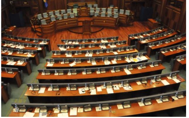 sot-ne-kuvendin-e-kosoves-mblidhen-te-gjitha-ish-deputetet-e-legjislaturave-te-meparshme
