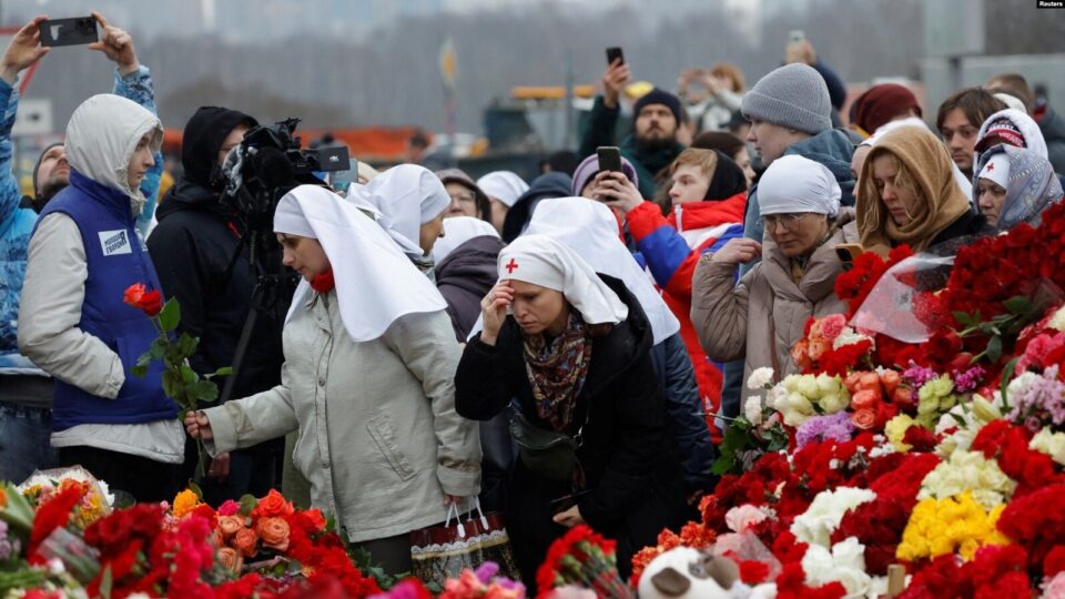 sulmi-me-133-viktima-ne-moske,-rusia-shpall-dite-zie-kombetare-per-personat-qe-humben-jeten