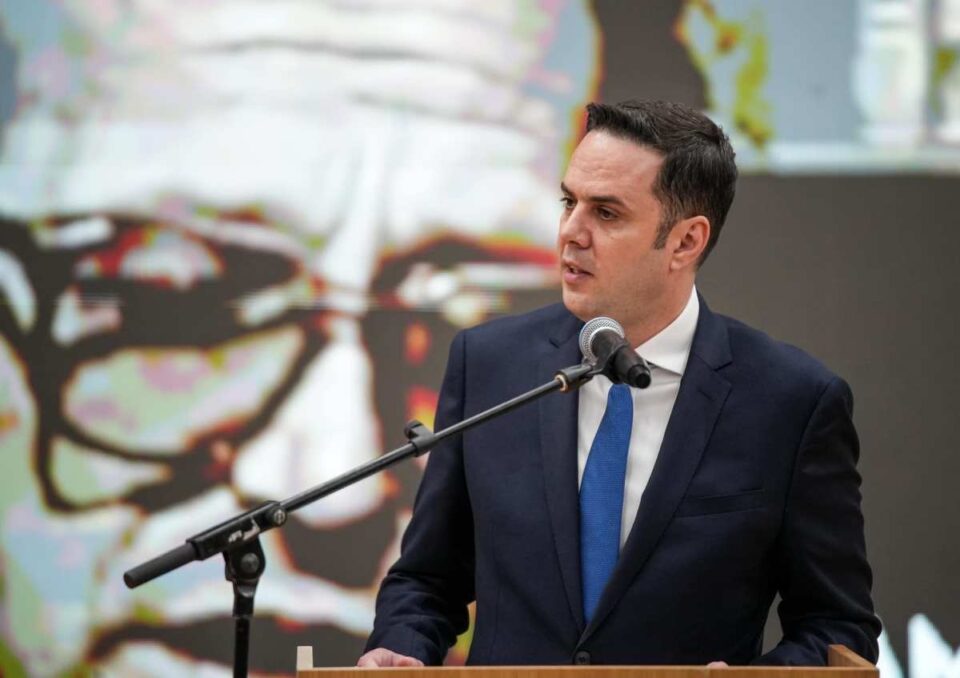 abdixhiku:-kosova-e-zbrazet,-populistet-se-kane-brenge