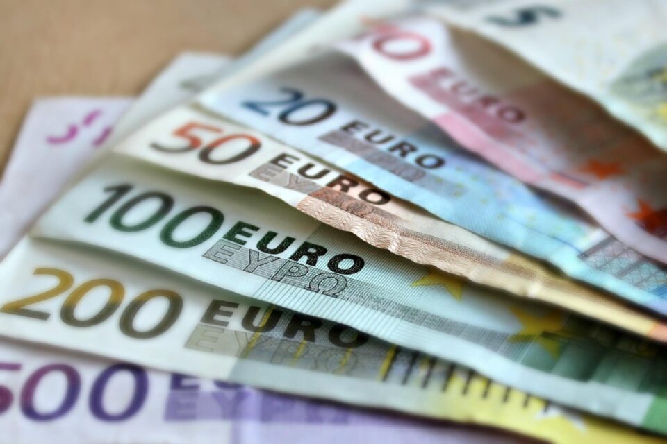 6-miliarde-euro-depozitohen-nga-kosovaret-ne-banka