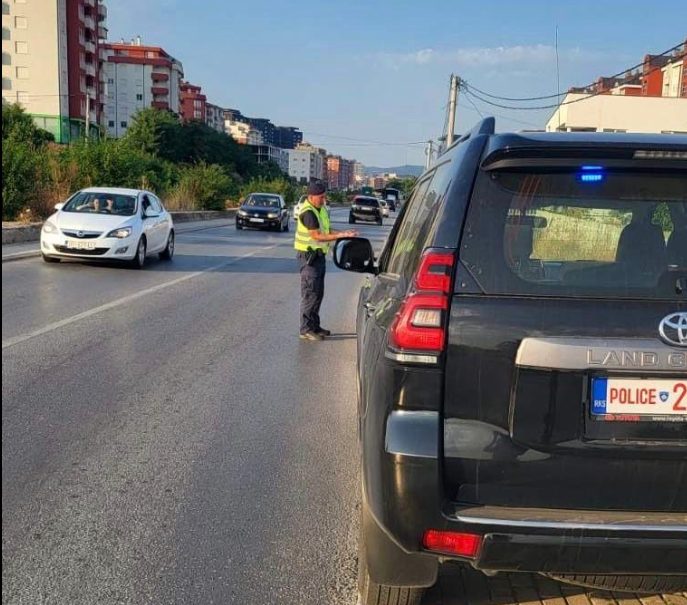 publikohen-risite-per-rregullat-e-trafikut-rrugor,-gjoba-te-medha-per-shkelesit