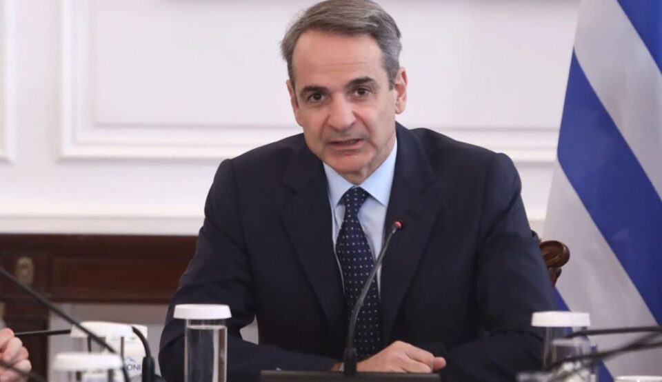 i-mbijetoi-votebesimit,-kryeministri-grek-mitsotakis-rrit-pagen-minimale:-nga-1-prilli-do-te-jete-830-euro