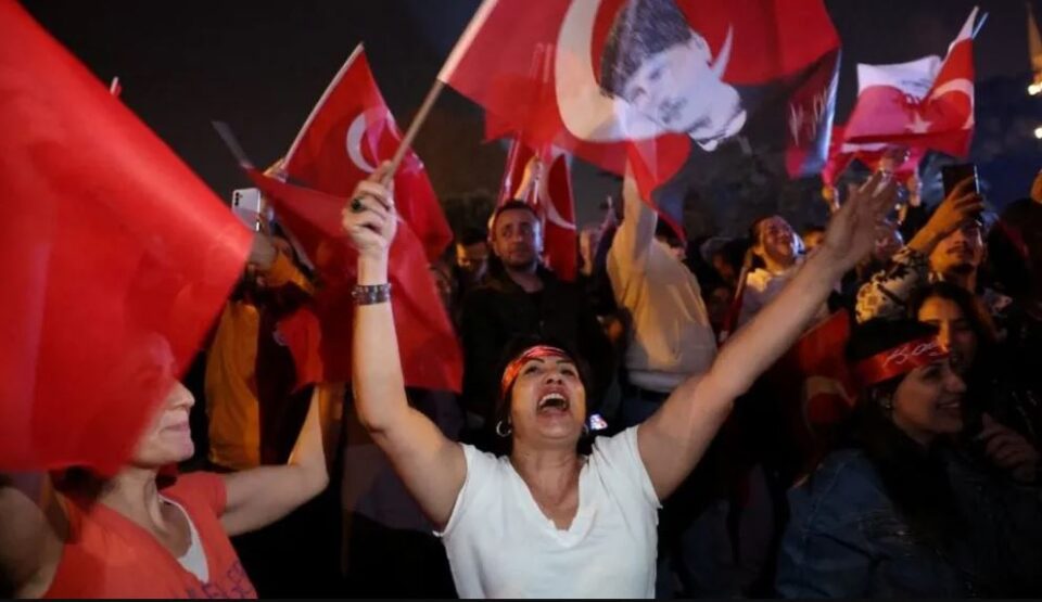 partia-opozitare-fiton-zgjedhjet-lokale-ne-turqi,-the-guardian:-goditje-e-papritur-ndaj-qeverise-se-erdogan