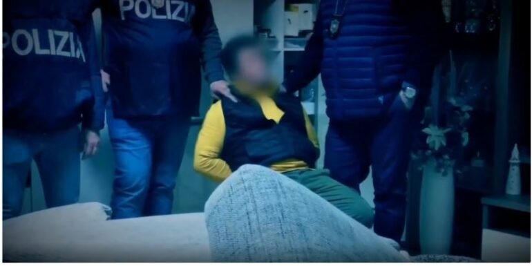 video/-punonte-edhe-pse-ishte-ne-kerkim-per-vrasjen-e-dy-personave-me-1998,-mediat-italiane-detaje-per-arrestimin-e-shqiptarit:-perdorte-identitetin-e-vellait-te-semure