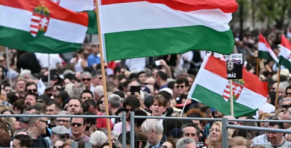 “ik,-nuk-kemi-frike”-demonstrata-te-medha-kunder-kryeministrit-viktor-orban!-skandali-qe-tronditi-hungarine