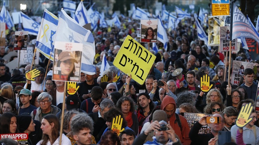 izrael,-mbahet-proteste-me-kerkesen-per-shkembimin-e-pengjeve-dhe-sigurimin-e-armepushimit