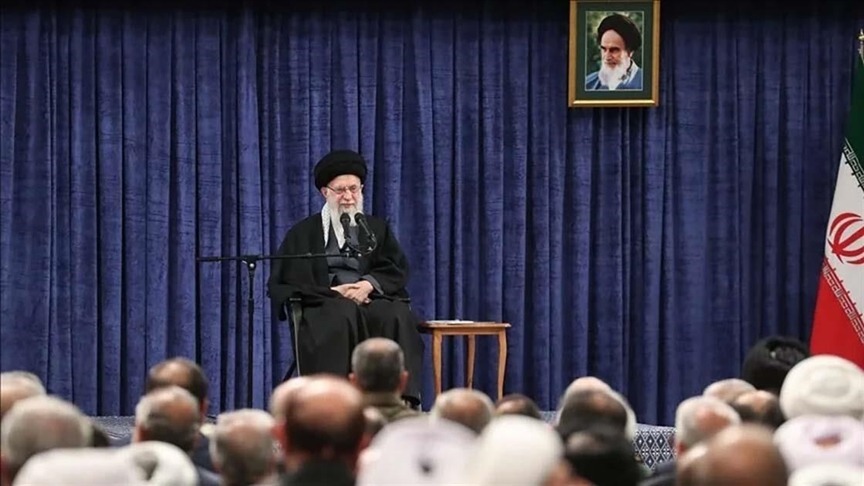 khamenei-i-iranit-ne-hutben-e-bajramit-paralajmeron-se-izraeli-“do-te-ndeshkohet”
