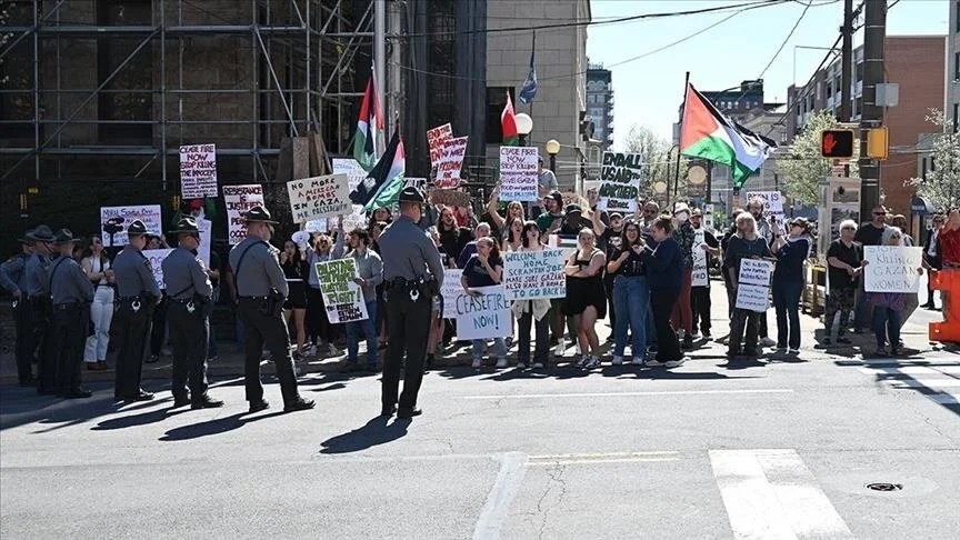 presidenti-amerikan-perballet-me-proteste-pro-palestineze-ne-qytetin-e-tij-te-lindjes