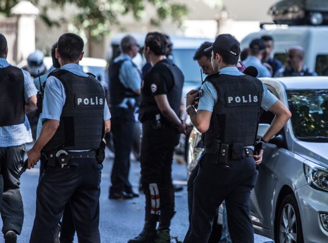 policia-turke-operacion-te-madh-ne-disa-zona,-arrestohen-36-persona-te-lidhur-me-shtetin-islamik