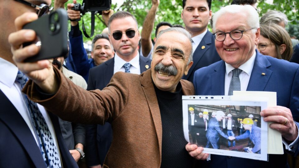 presidenti-gjerman-steinmeier-mberrin-ne-stamboll-per-viziten-e-tij-ne-turqi