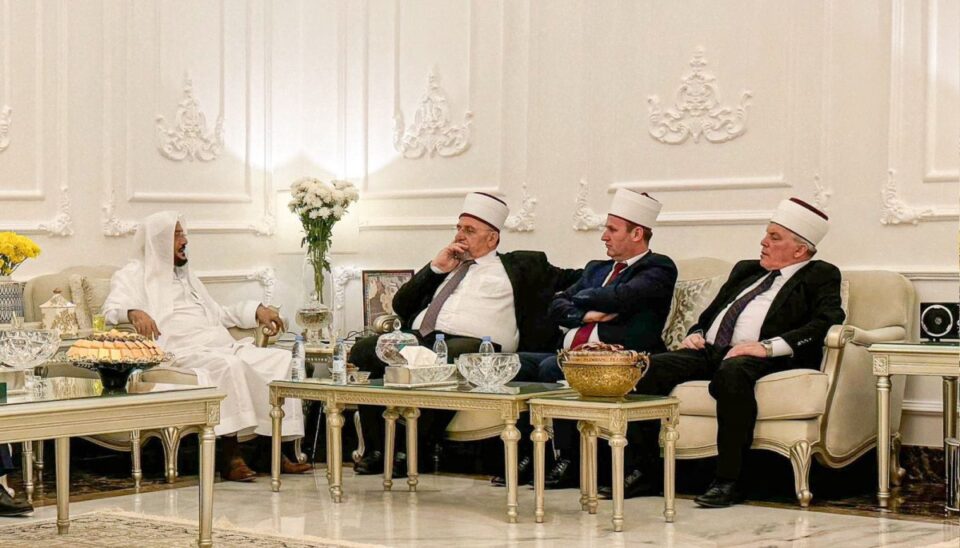 udheheqesit-e-bashkesive-fetare-islame-shqiptare-vizituan-ministrin-per-ceshtje-fetare-te-arabise-saudite,-dr.-abdulatif-bin-abdulaziz-al-sheikh