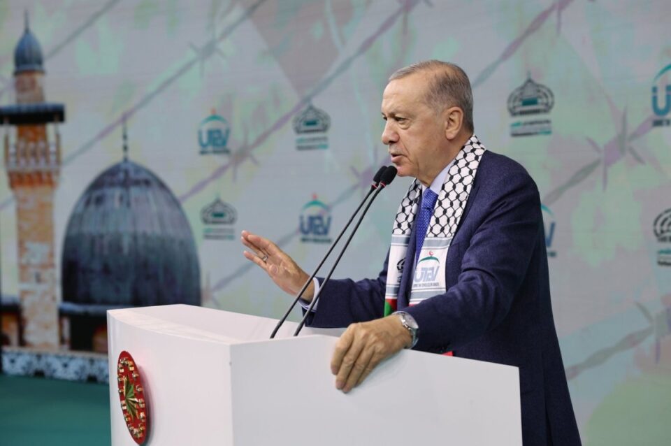 erdogan:-askush-nuk-mund-te-na-kerkoje-te-mos-flasim-per-palestinen