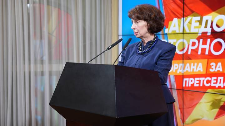 gordana-siljanovska-davkova,-presidentja-e-pare-grua-ne-maqedoni-te-veriut