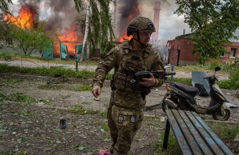 analiza-e-voa:-a-do-ta-largoje-konflikti-ne-gaze-vemendjen-e-votuesve-amerikane-nga-ukraina?