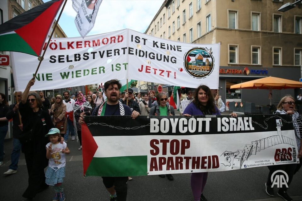 mijera-njerez-dalin-ne-rruge-ne-disa-qytete-evropiane,-kerkojne-t’i-jepet-fund-gjenocidit-ne-gaza