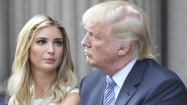 foto/-donald-trump-u-shpall-fajtor-se-pagoi-aktoren-e-filmave-p*rnografike-per-te-heshtur,-reagon-ivanka-trump-dhe-publikon-foton:-te-dua-babi