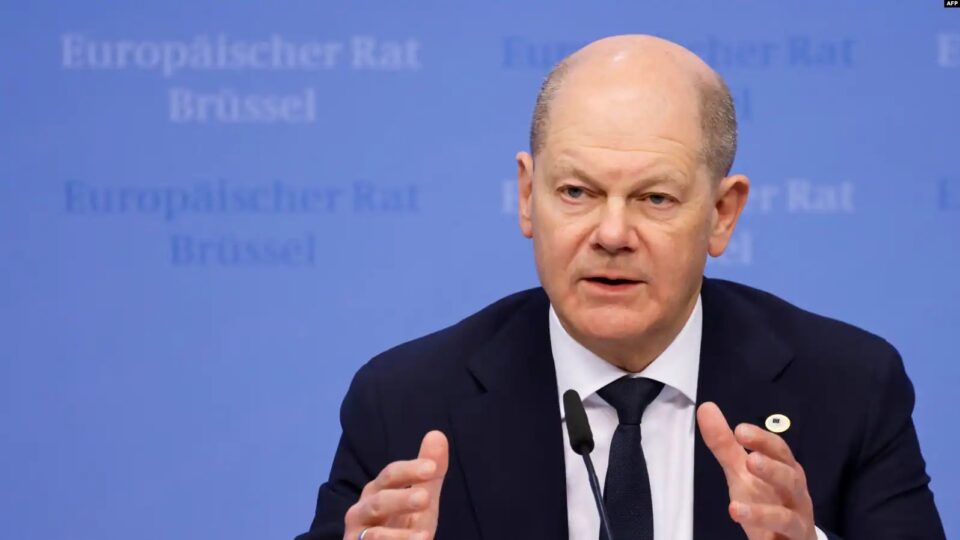 kercenimet-nga-rusia,-scholz-paralajmeron-putin:-do-mbrojme-cdo-centimeter-katror-te-territorit-te-nato-s