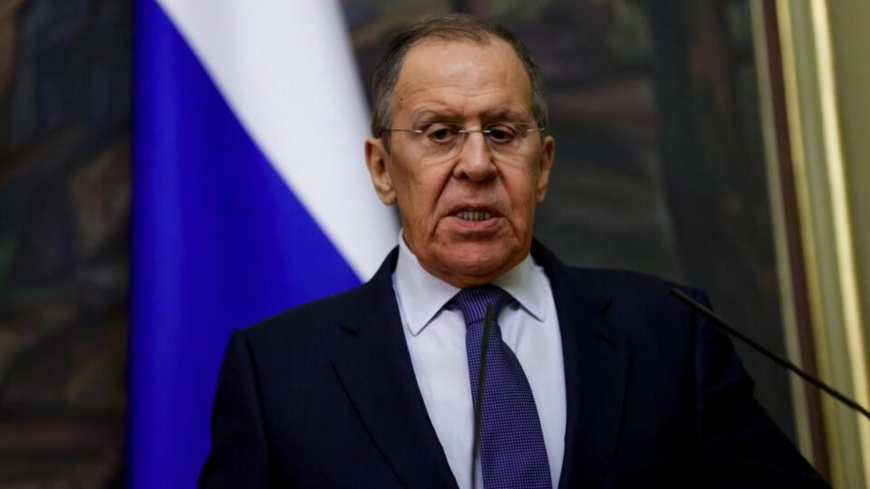 lavrov:-instruktoret-franceze-ne-ukraine-“ob’jektiva-legjitime”-per-fo’rcat-e-ar’matosura-ruse