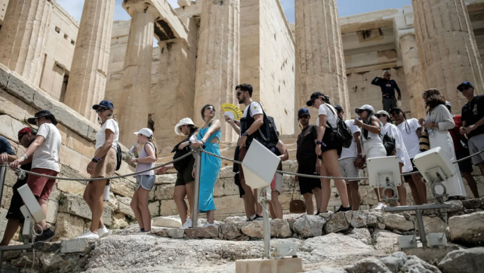 athina-mbyll-akropolin-dhe-shkollat-​​per-shkak-te-nxehtit-ekstrem