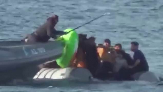 bbc:-roja-bregdetare-greke-ka-shkaktuar-vd’ekjen-e-dhjetera-emigranteve-ne-det