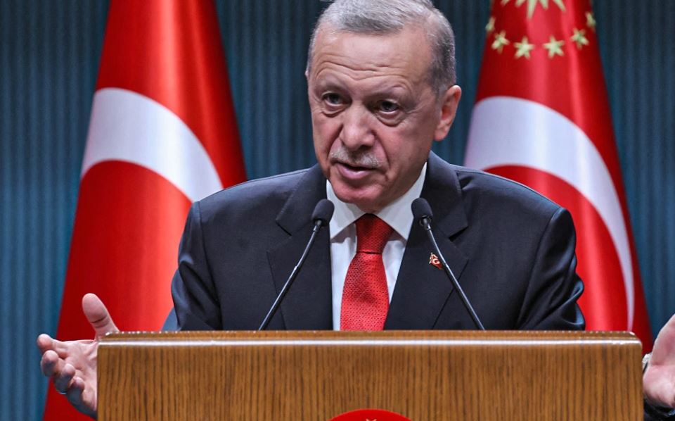 erdogan-akuzon-perendimin:-po-mbeshtet-planet-izraelite-per-te-sulmuar-libanin-dhe-per-te-perhapur-luften-rajonale