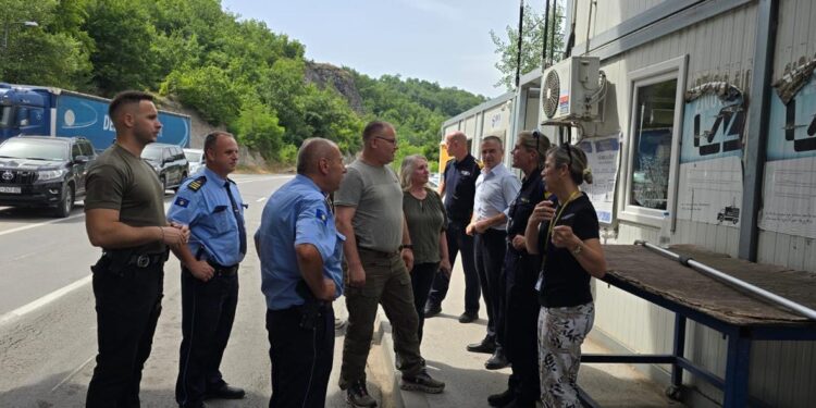 drejtori-i-policise-se-kosoves-vizitoi-zyrtaret-policore-ne-veri-te-vendit
