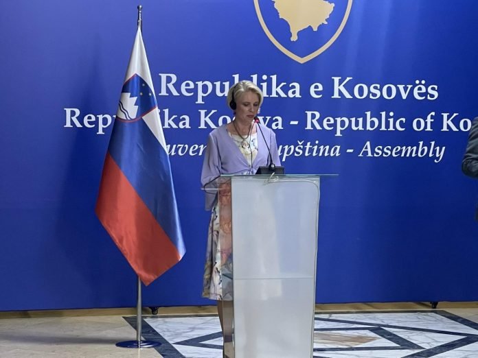 kryeparlamentarja-sllovene-viziton-kosoven