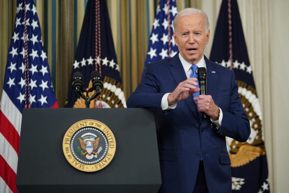 biden-thote-se-vendimi-i-gjykates-se-larte-per-imunitetin-do-te-thote-se-presidentet-mund-te-‘injorojne-ligjin’-–-ndersa-trump-feston-‘fitoren-e-madhe’