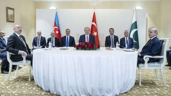 presidenti-erdogan-takohet-me-aliyev-dhe-sharif-ne-astana