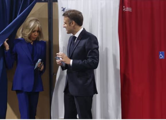 zgjedhjet-ne-france/-mbyllen-qendrat-e-votimit,-exit-poll-et:-koalicioni-i-majte-prin,-macron-ne-vendin-e-dyte-dhe-le-pen-ne-te-tretin