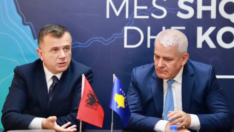 kosova-dhe-shqiperia-forcojne-bashkepunimin-kufitar,-svecla-dhe-balla-sot-nenshkruajne-protokollin