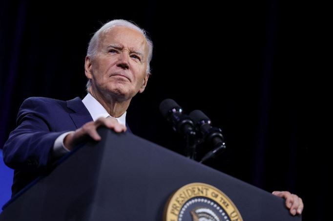 ia-“plasi-ne-sy”-shqetesimin-per-gjendjen-e-tij-fizike,-joe-biden-“sherr”-me-anetarin-demokrat