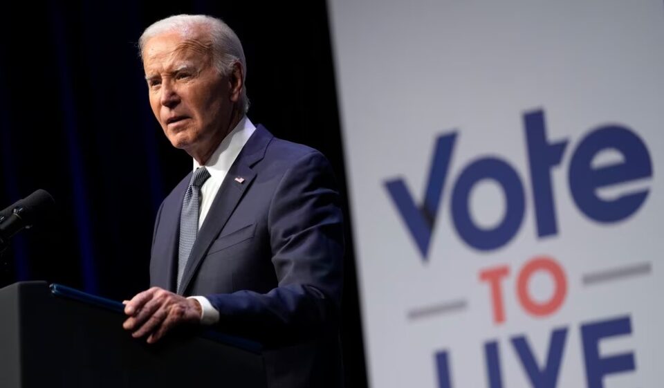 voa:-perpjekjet-per-te-qendruar-ne-gare-mes-thirrjeve-te-demokrateve-per-t’u-terhequr,-nje-prove-per-fushaten-e-presidentit-biden