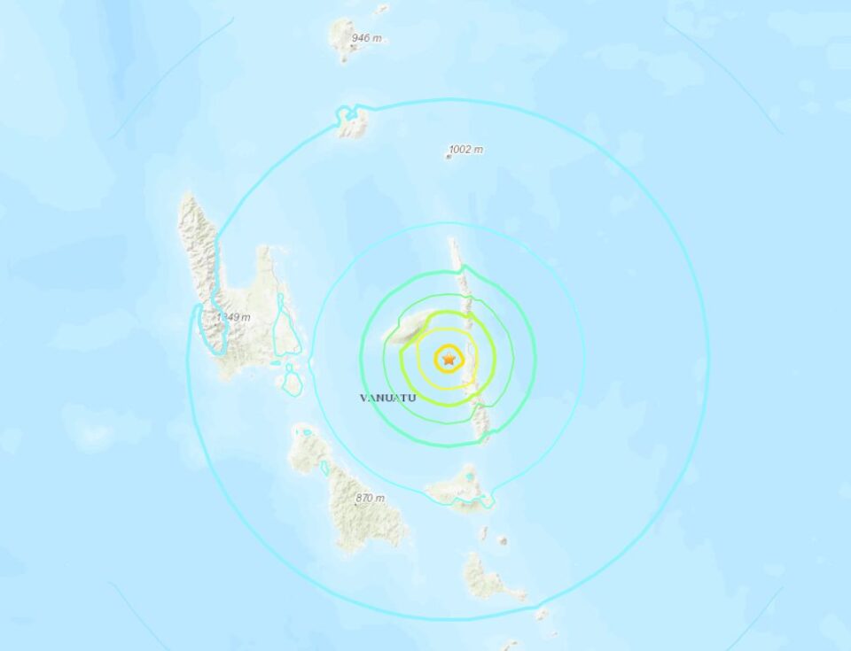 nje-termet-6-balle-godet-ishujt-vanuatu-ne-oqeanin-paqesor