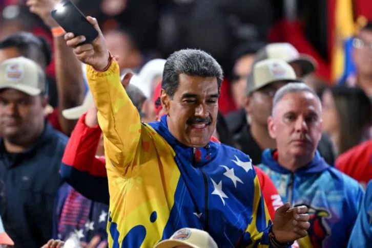 nicolas-maduro-fiton-per-here-te-trete-zgjedhjet-presidenciale-ne-venezuele,-opozita-pretendon-per-manipulim-te-votave