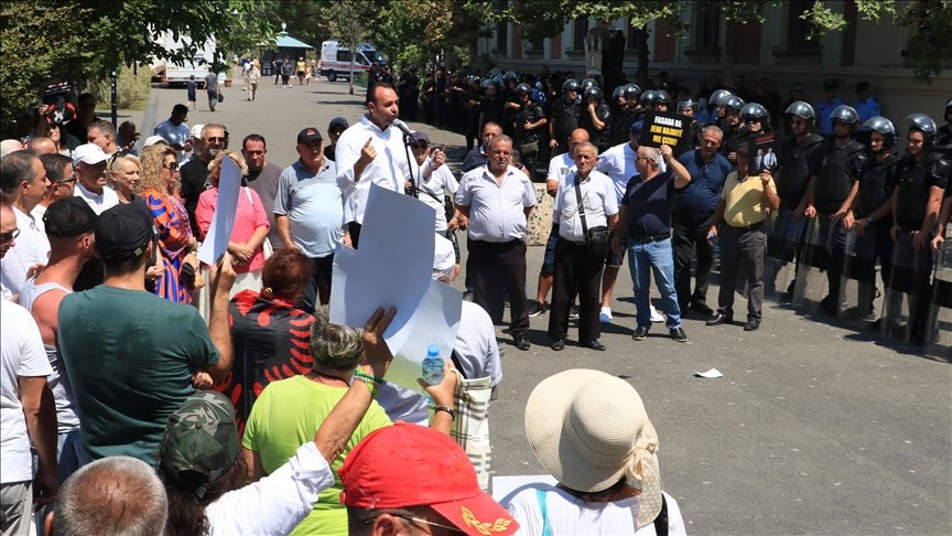 vazhdojne-protestat-para-bashkise-se-tiranes